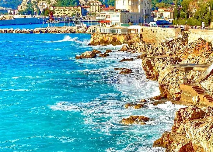 Promenade Des *